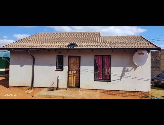 3 BEDROOM HOUSE FOR SALE IN KAGISO